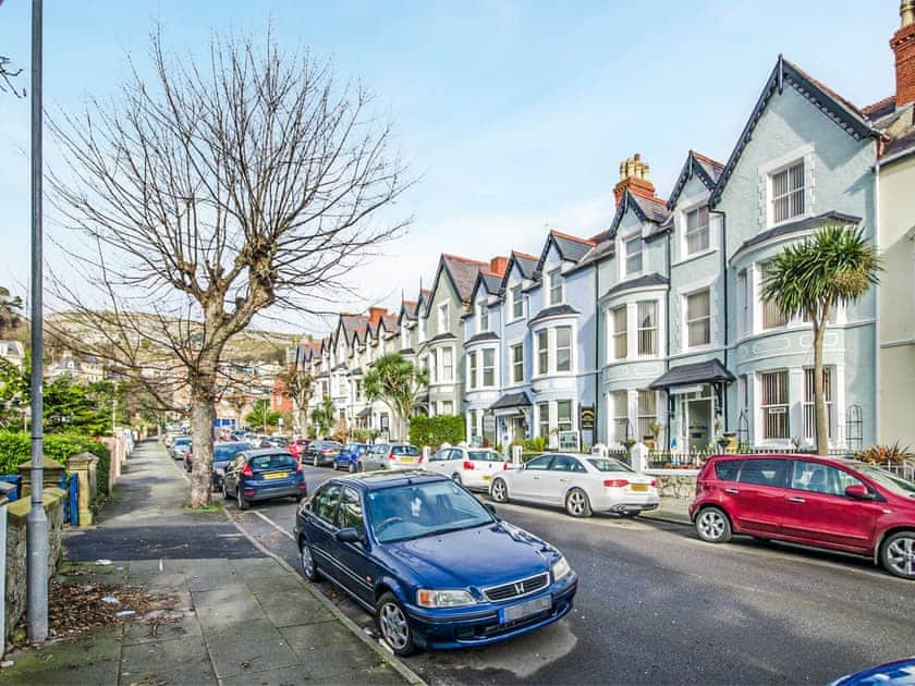 Exterior | Apartment 5 - Cosy Llandudno Apartments, Llandudno