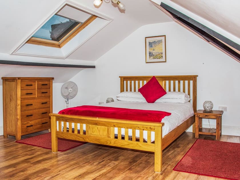 Double bedroom | Apartment 5 - Cosy Llandudno Apartments, Llandudno