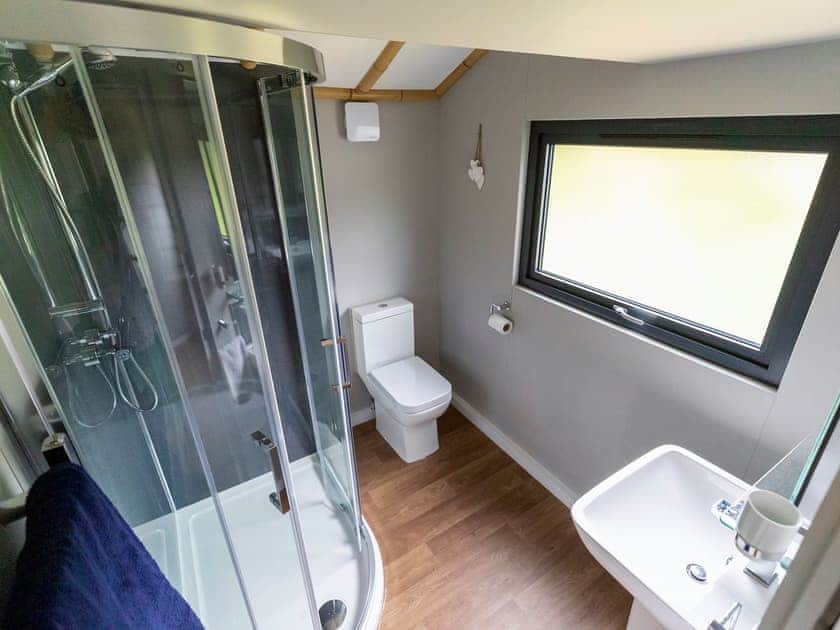 Shower room | Fieldfare, Stanton-On-The-Wolds