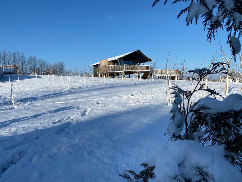 Setting | Fieldfare, Stanton-On-The-Wolds