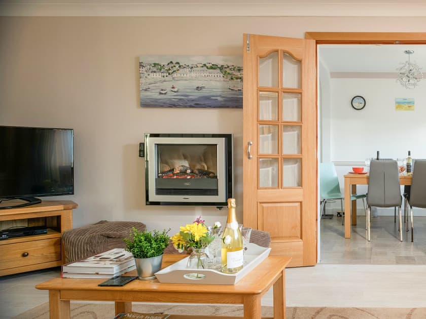 Spacious, comfortable living room | Dylmor, Benllech 