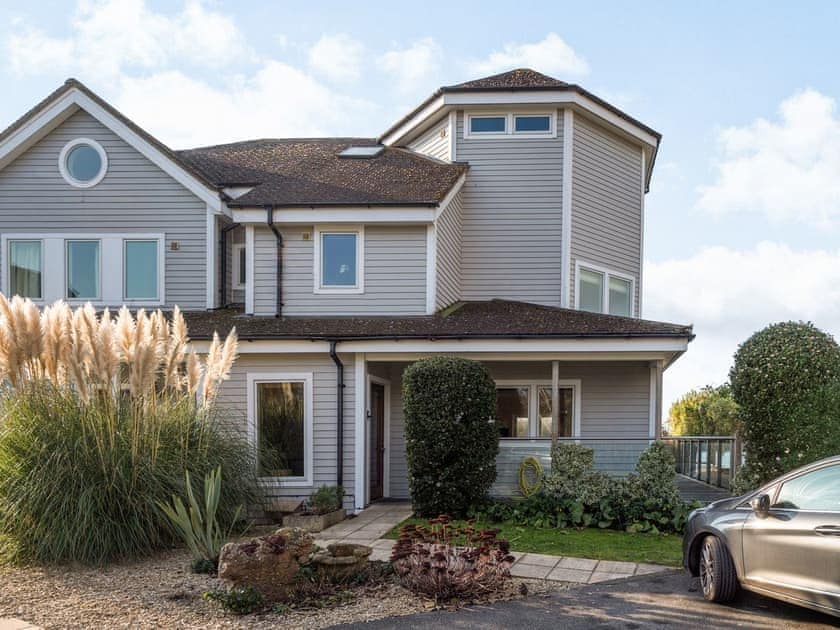 Exterior | Wrens Lake House, South Cerney, Cotswolds near Cirencester
