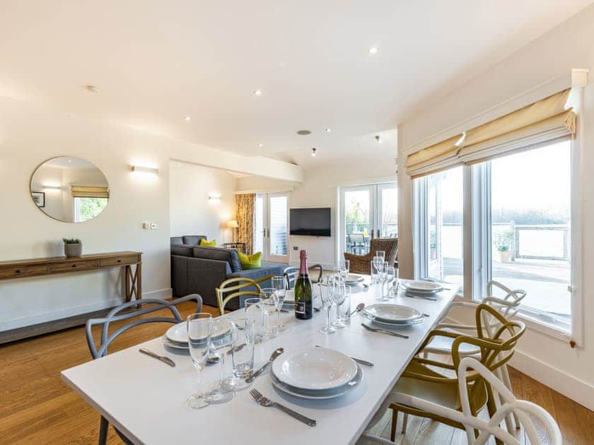 Dining Area | Wrens Lake House, South Cerney, Cotswolds near Cirencester