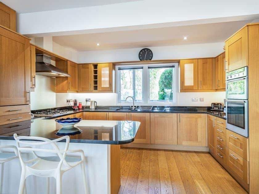 Kitchen area | Wrens Lake House, South Cerney, Cotswolds near Cirencester
