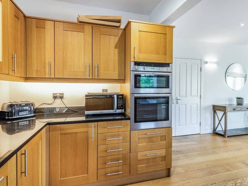 Kitchen area | Wrens Lake House, South Cerney, Cotswolds near Cirencester