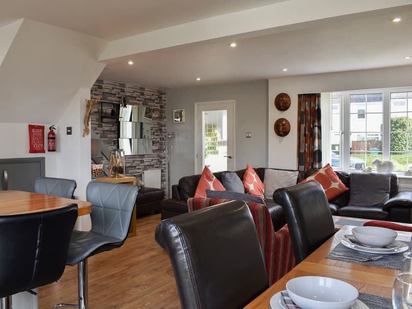 Living room/dining room | Mountain View, Morfa Bychan