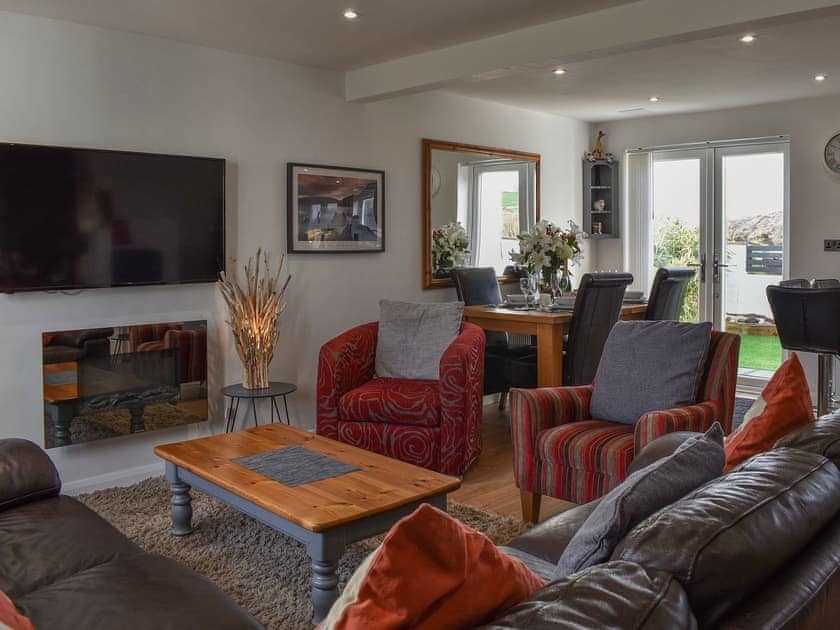 Living room/dining room | Mountain View, Morfa Bychan