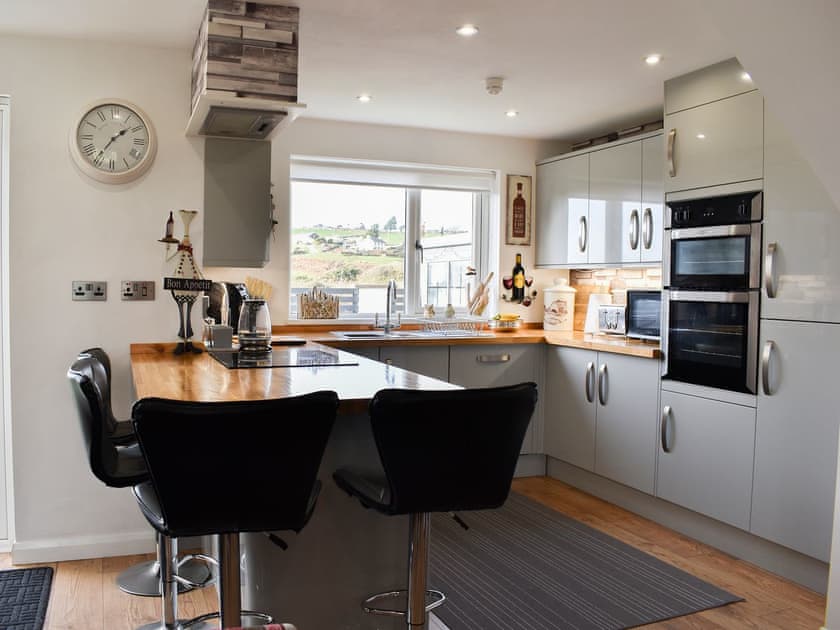 Kitchen | Mountain View, Morfa Bychan