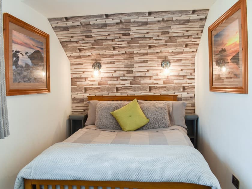 Double bedroom | Mountain View, Morfa Bychan
