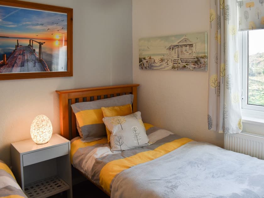 Twin bedroom | Mountain View, Morfa Bychan