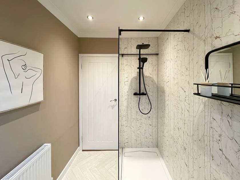 Shower room | Mossdale Cottage, Dalmellington