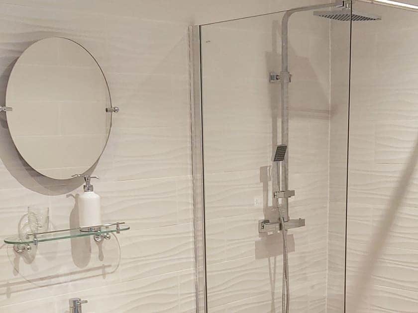 Shower room | Pippin - Orchard Cottages, Pilton, near Shepton Mallet