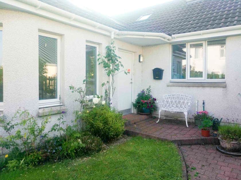 Sitting-out-area | Puddingstone Cottage, Gartmore