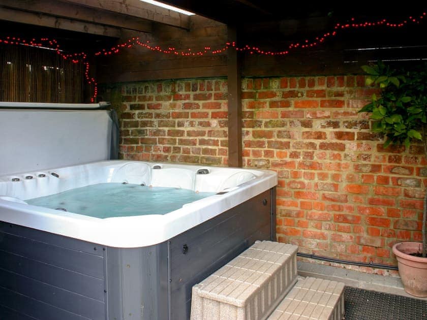 Hot tub | Woodside Cottage, Near Easington
