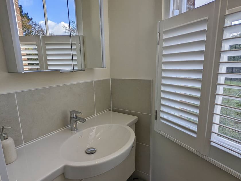 Bathroom | The Officers Mess, Freshwater