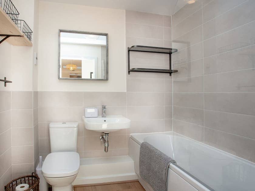 Bathroom | No. 27, Falmouth