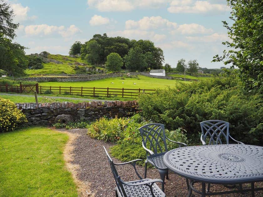 Garden and grounds | Mews Cottage, Bampton
