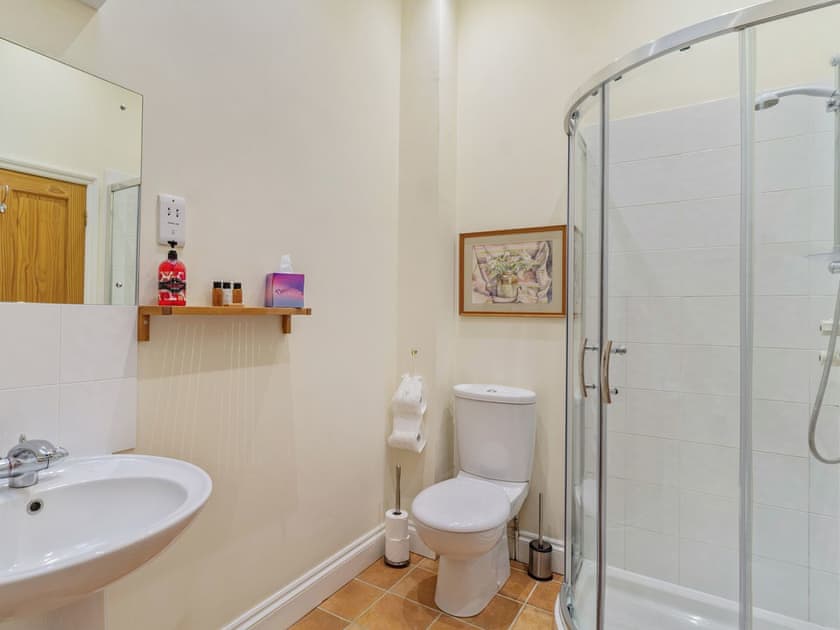 En-suite | The Coach House - Stowlangtoft Estate, Bury St. Edmunds