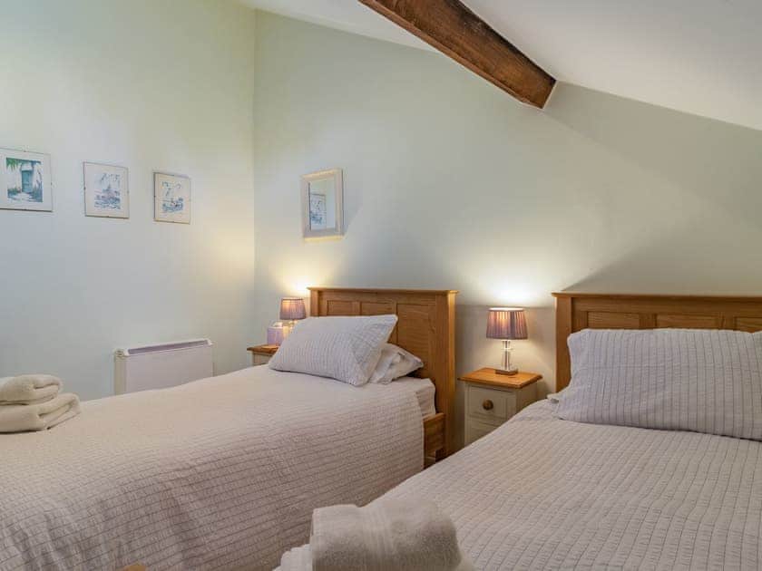 Twin bedroom | The Amherst House - Stowlangtoft Estate, Bury St. Edmunds