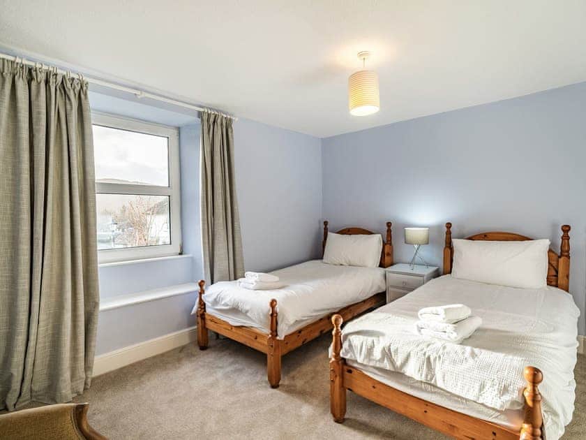 Twin bedroom | 2 Fairview Terrace, Ambleside