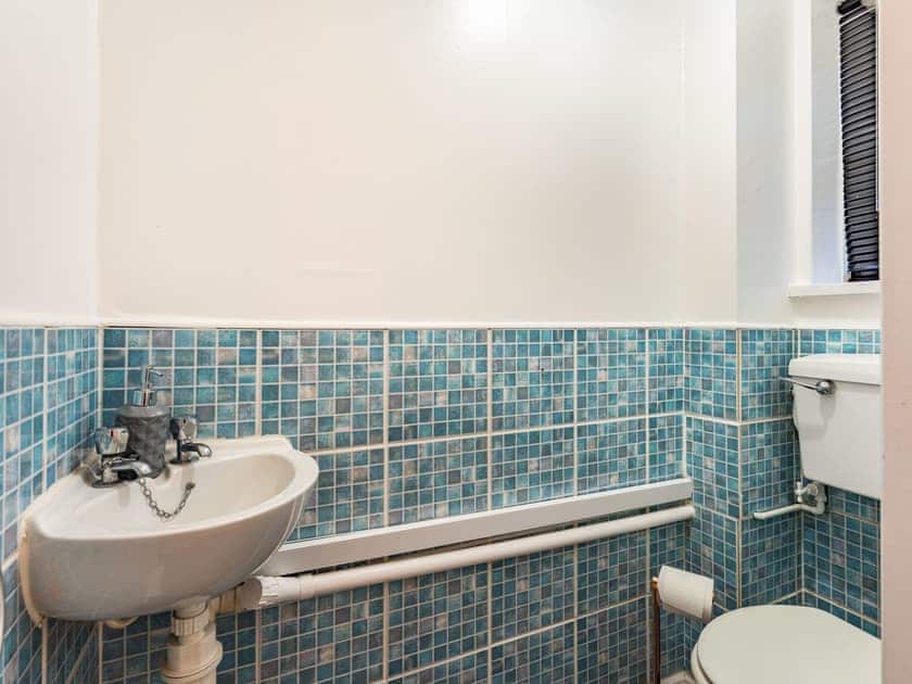 Separate toilet | Belleaire Phoenix, Ashford