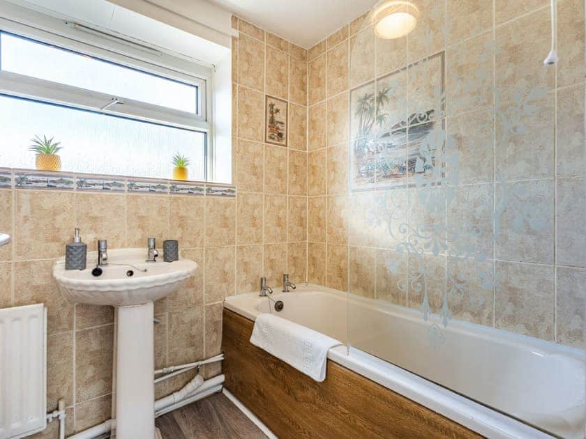 Bathroom | Belleaire Phoenix, Ashford