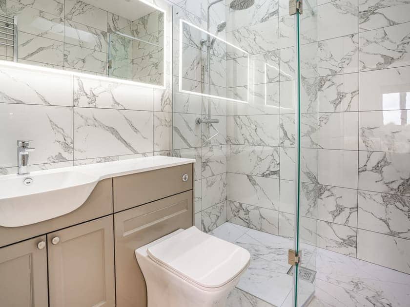 En-suite | Copper Beech Cottage - Coastal View Cottages, Ludchurch, near Narberth