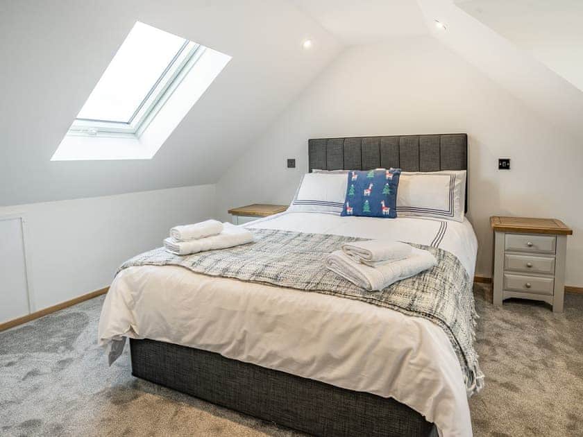 Double bedroom | Copper Beech Cottage - Coastal View Cottages, Ludchurch, near Narberth