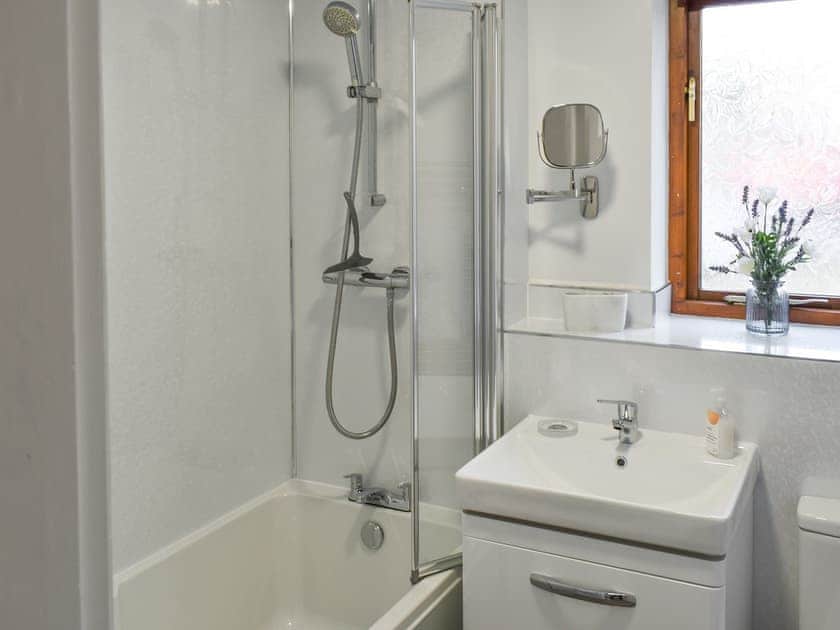 Bathroom | The Ginnel Mews, Skipton