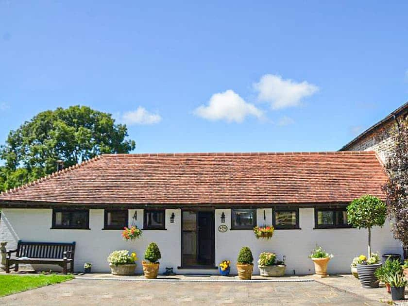 Exterior | Oak Cottage - Smugglers Barn Cottages, Jevington, near Eastbourne