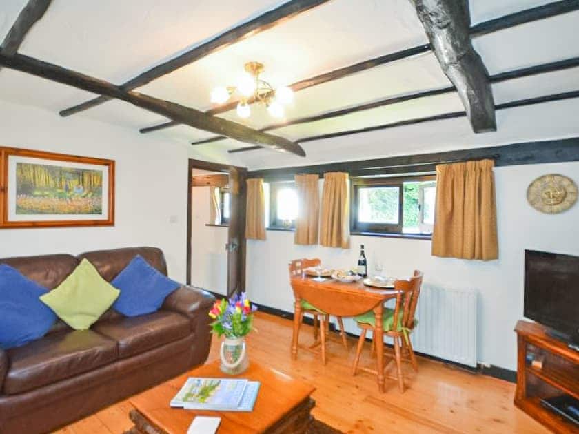 Living room | Oak Cottage - Smugglers Barn Cottages, Jevington, near Eastbourne