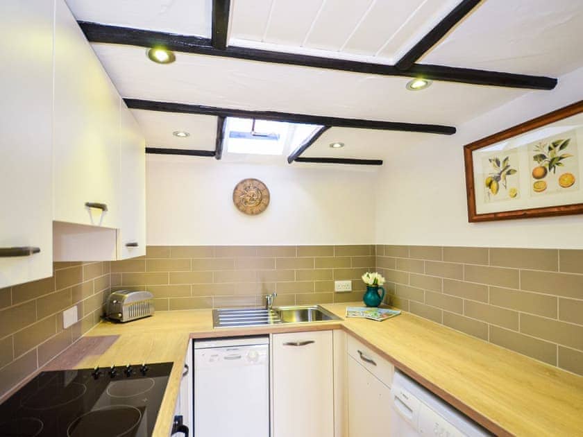 Kitchen | Oak Cottage - Smugglers Barn Cottages, Jevington, near Eastbourne
