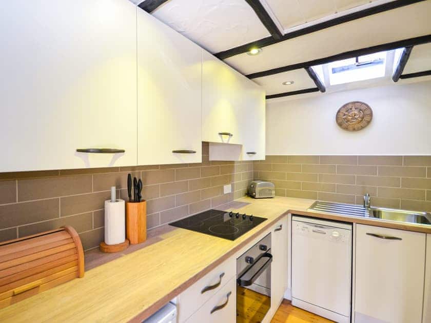Kitchen | Oak Cottage - Smugglers Barn Cottages, Jevington, near Eastbourne