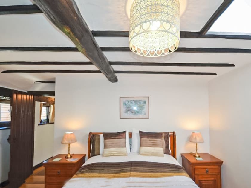 Double bedroom | Oak Cottage - Smugglers Barn Cottages, Jevington, near Eastbourne