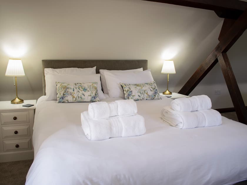 Family Bedroom 2 Kingsize bed | Whitehouse Farm Barn, Heathcote, near Hartington