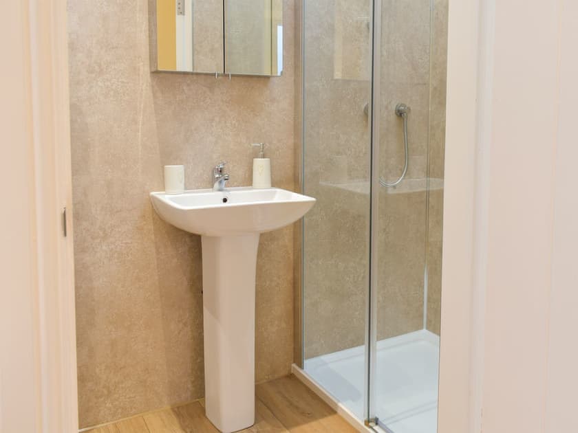 En-suite | Falcon Cottage, Linlithgow