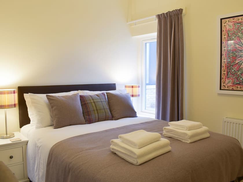 Double bedroom | Falcon Cottage, Linlithgow