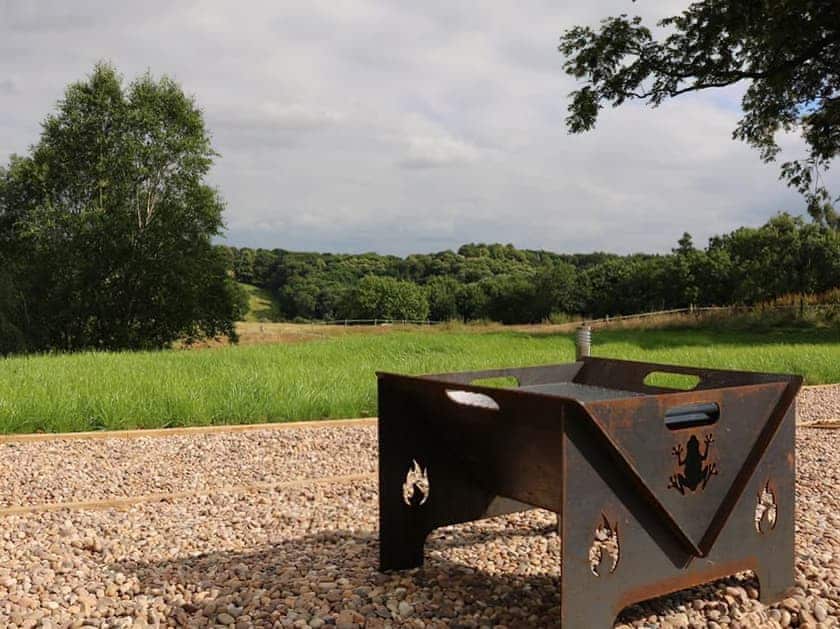 Fire pit | Holdenby, Althorp, Coton - Steepleton Lodge Farm, East Haddon
