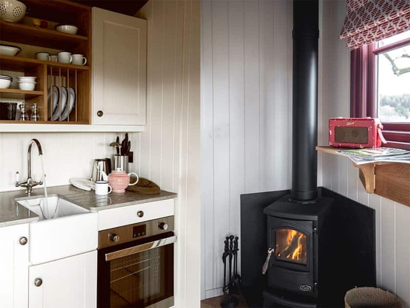 Interior | Lapwing Shepherds Hut - Atholl Estate, Pitlochry