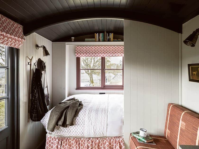 Interior | Lapwing Shepherds Hut - Atholl Estate, Pitlochry