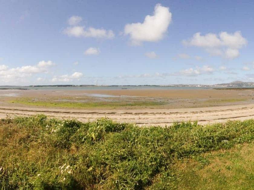 Setting | Penrhyn Farm Cottages, Llanfwrog, near Holyhead