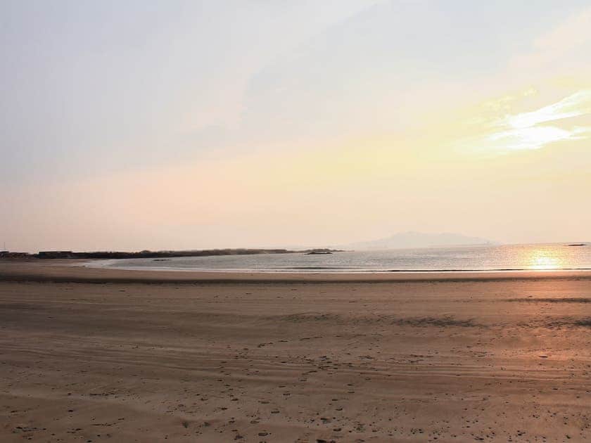 Setting | Penrhyn Farm Cottages, Llanfwrog, near Holyhead