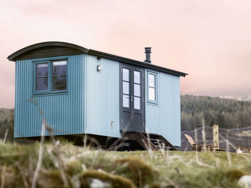 Exterior | Curlew Shepherds Hut - Atholl Estate, Pitlochry