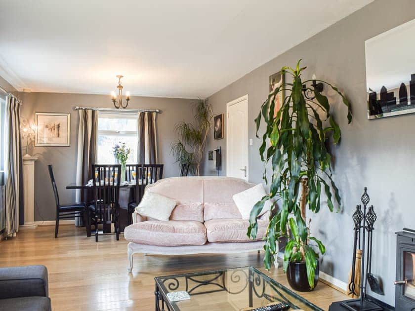 Living room/dining room | Rhiw Gam, Abbeycwmhir
