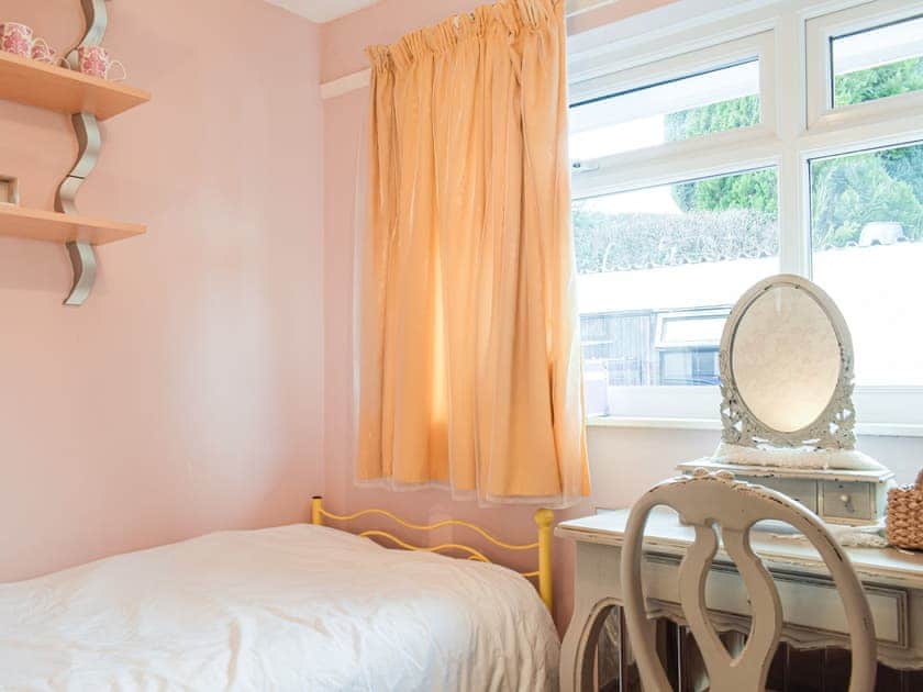 Single bedroom | Rhiw Gam, Abbeycwmhir