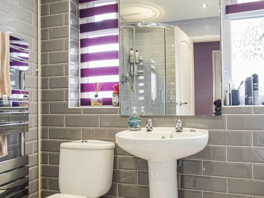 Bathroom | Rhiw Gam, Abbeycwmhir