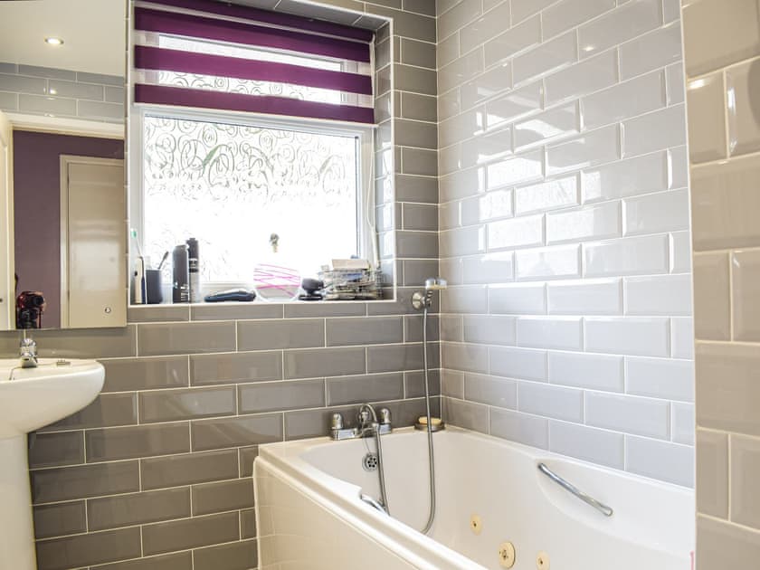 Bathroom | Rhiw Gam, Abbeycwmhir