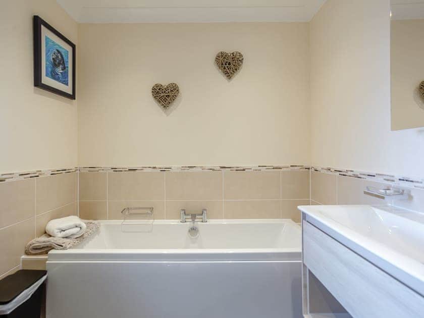 Bathroom | Ard Taigh, Fearnan, near Aberfeldy