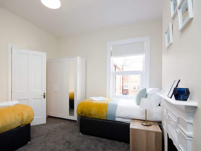 Twin bedroom | The Townhouse - Ashville Houses, Scarborough