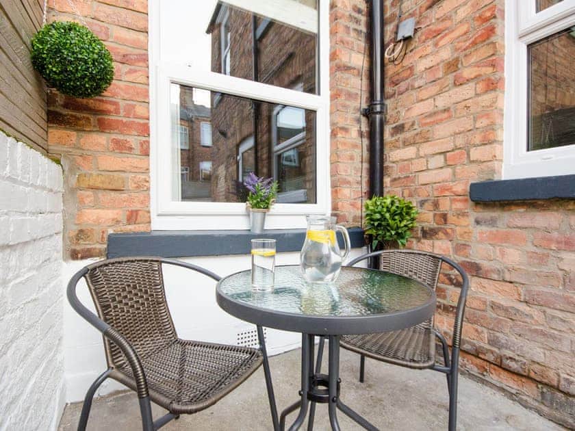 Sitting-out-area | The Townhouse - Ashville Houses, Scarborough